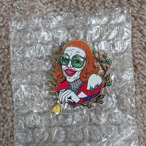 **SOLD**Weapons Gladys Enamel Pin! 🔔